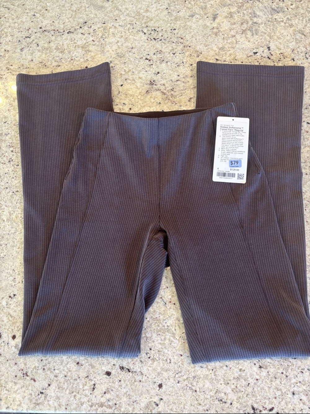 New with tags! Lululemon Ribbed Softstreme Flared Pant *Regular Espresso Sz 4 - Picture 1 of 8